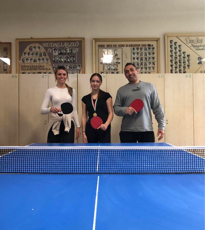 Kerületi ping pong: egy arany, egy bronz és két 6. hely