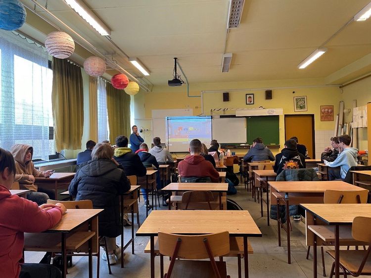 Pénz7 a Pogányban